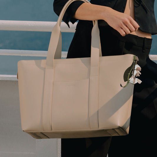 Monos Metro tote vegan leather with charm